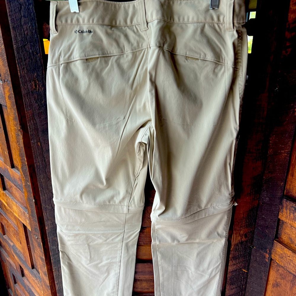 Columbia travel pants unzips at the knee